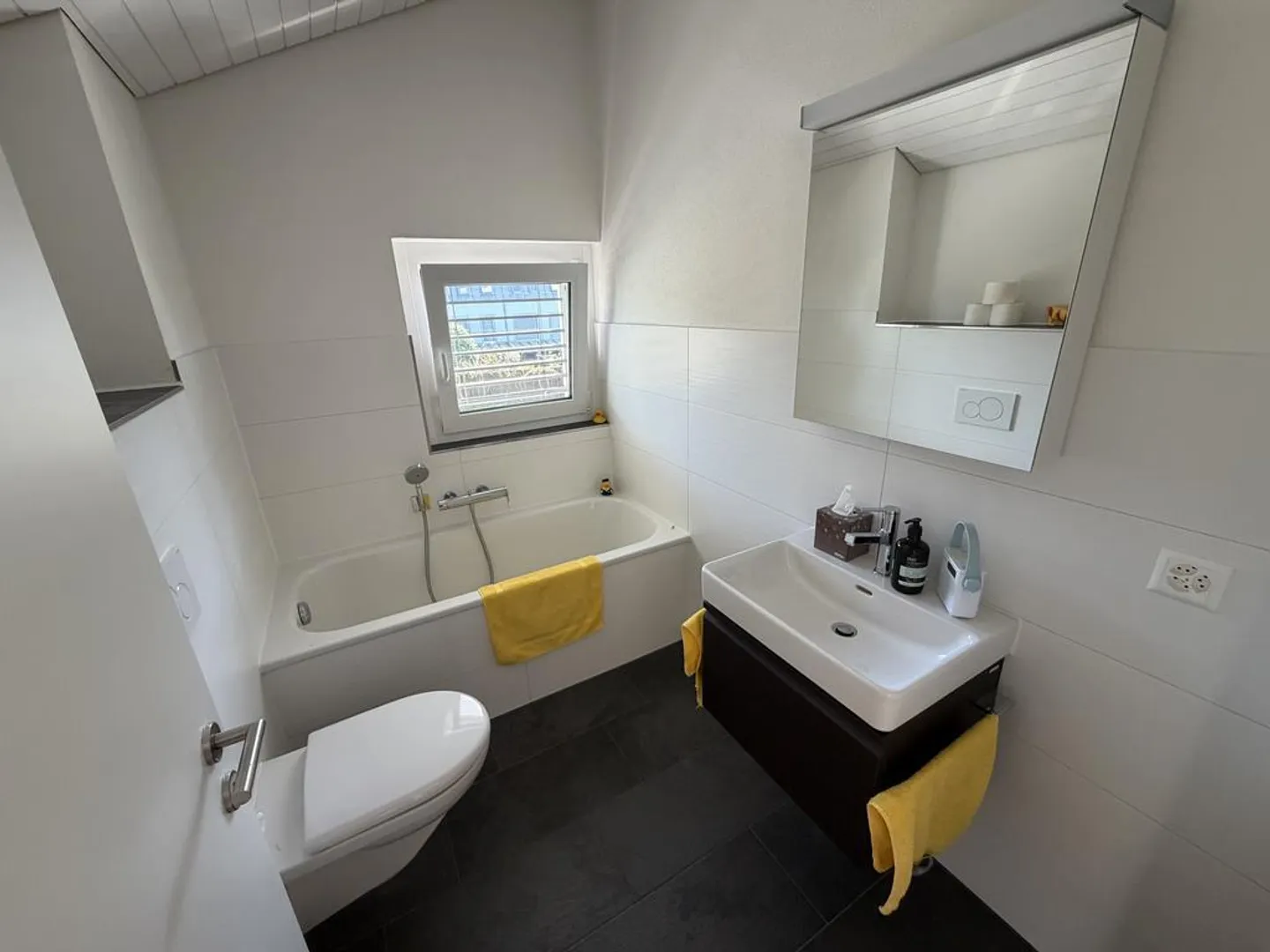Appartement en duplex de 5,5 pièces baigné de lumière - Photo 8 sur 12