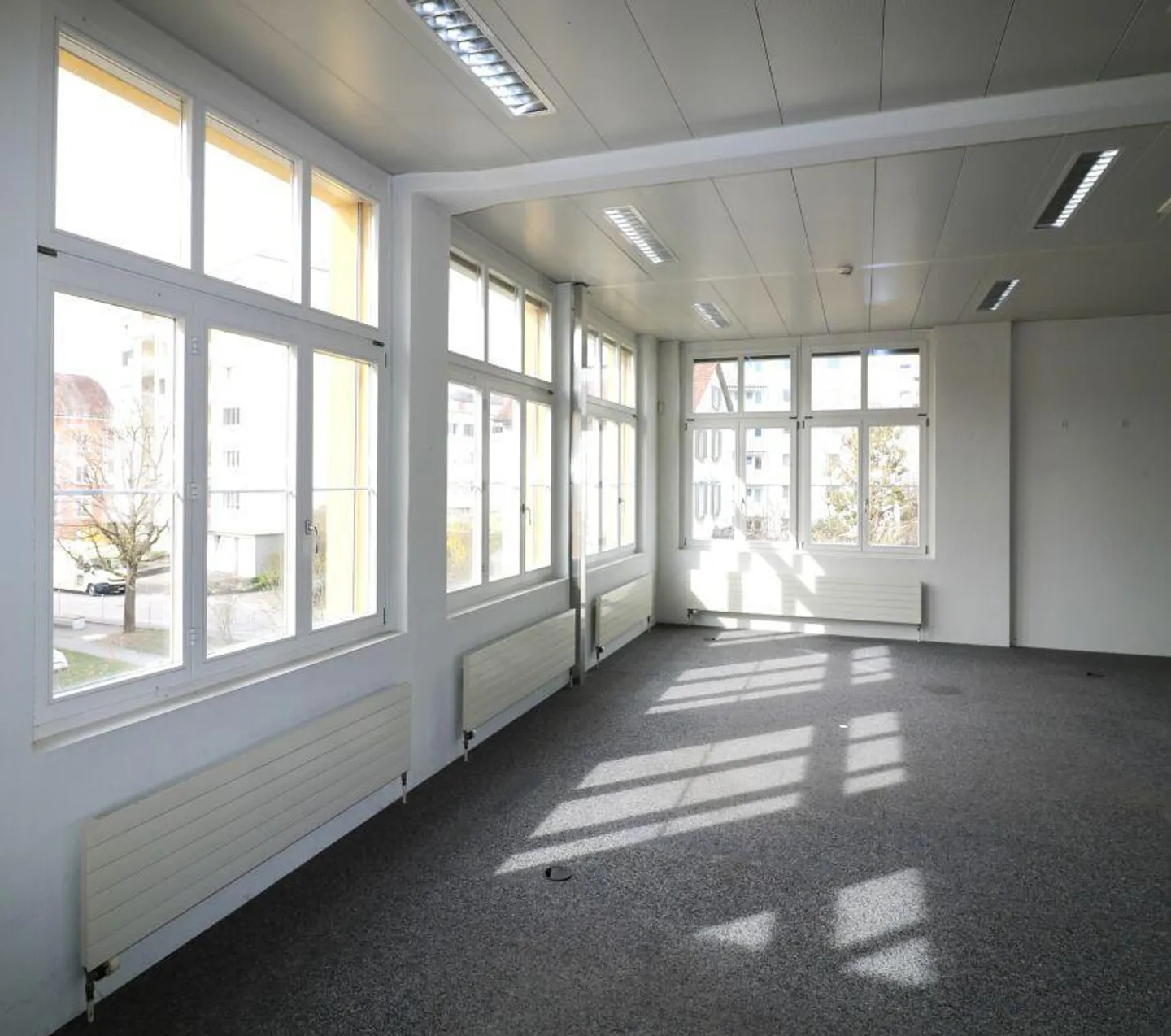 Espaces commerciaux inondés de lumière - Espace pour votre vision ! - Photo 4 sur 12