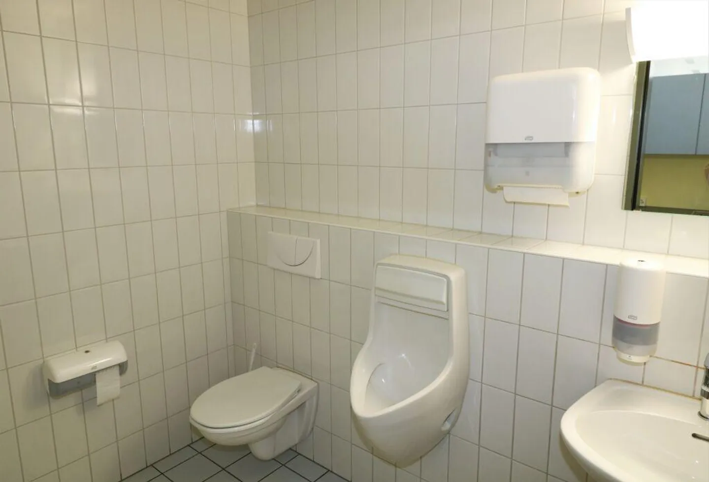 Espaces commerciaux inondés de lumière - Espace pour votre vision ! - Photo 10 sur 12