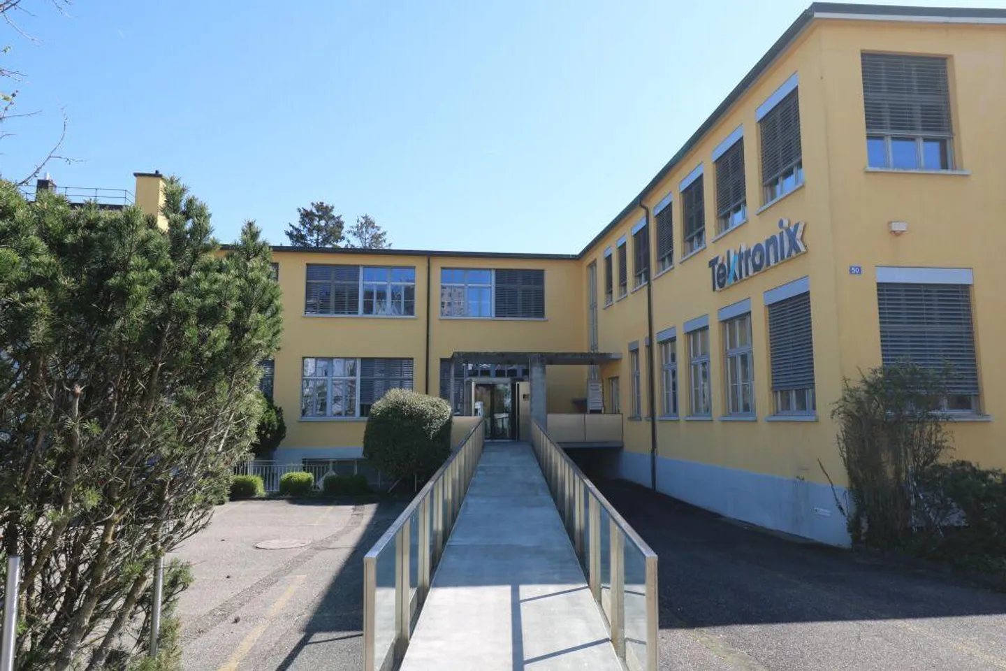 Espaces commerciaux inondés de lumière - Espace pour votre vision ! - Photo 11 sur 12