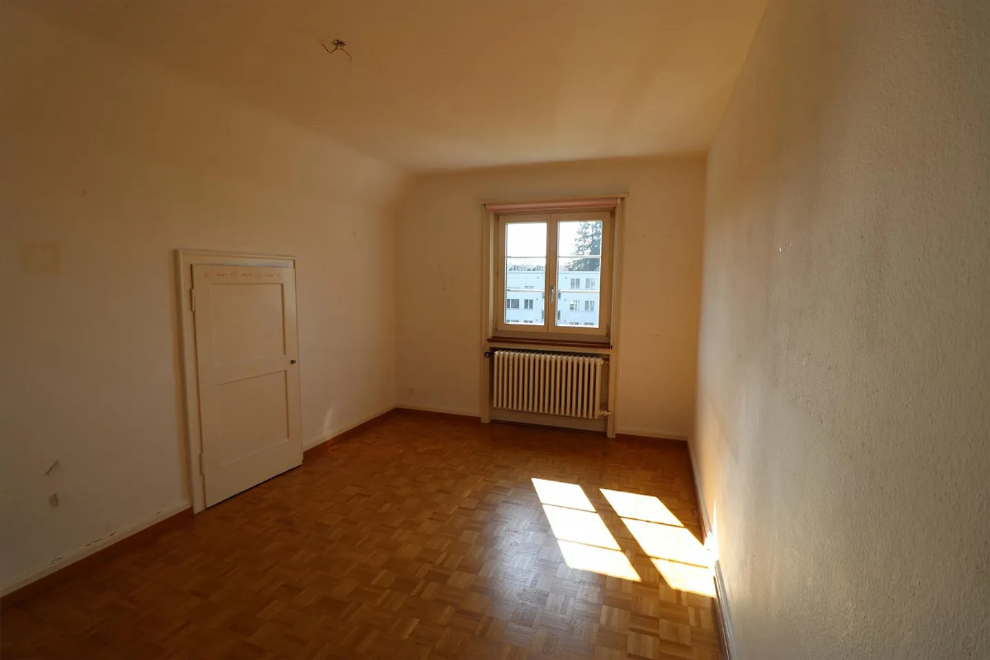 Appartamento di 5,5 stanze in una bella villa - Foto 3 di 12