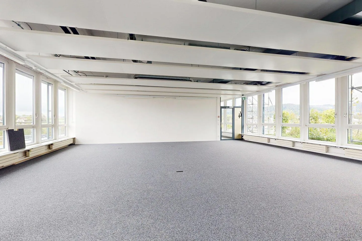 Uffici appena ristrutturati con terrazza sul tetto, soffitti refrigerati e ampie vedute... - Foto 7 di 11