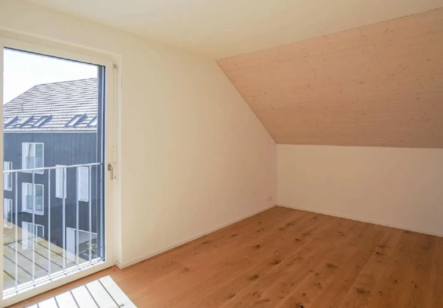 3.5 Room Attic Apartment - Photo 2 of 5