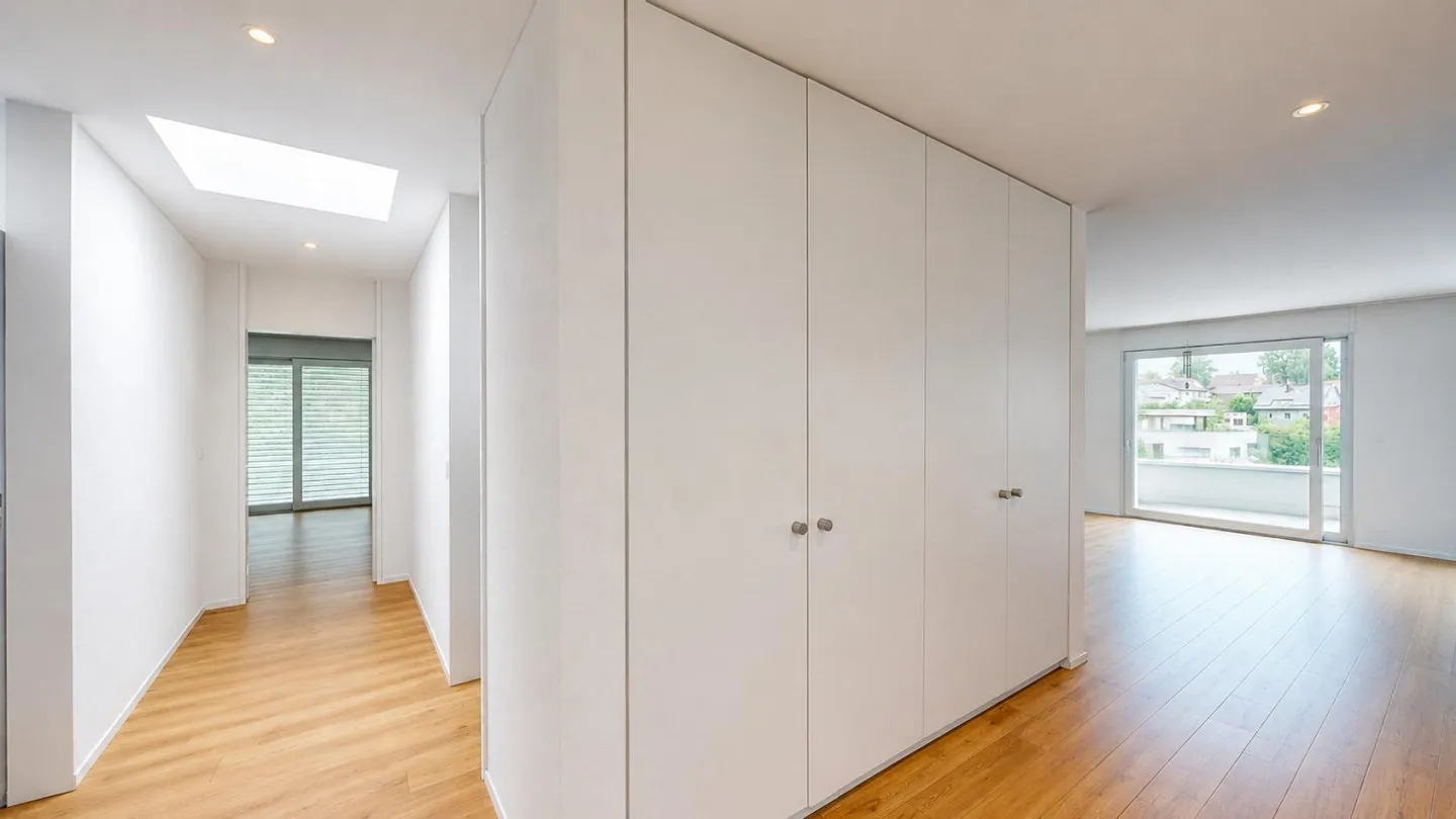 Luxuriöse Attika-Wohnung mit Aussicht - Foto 4 von 13