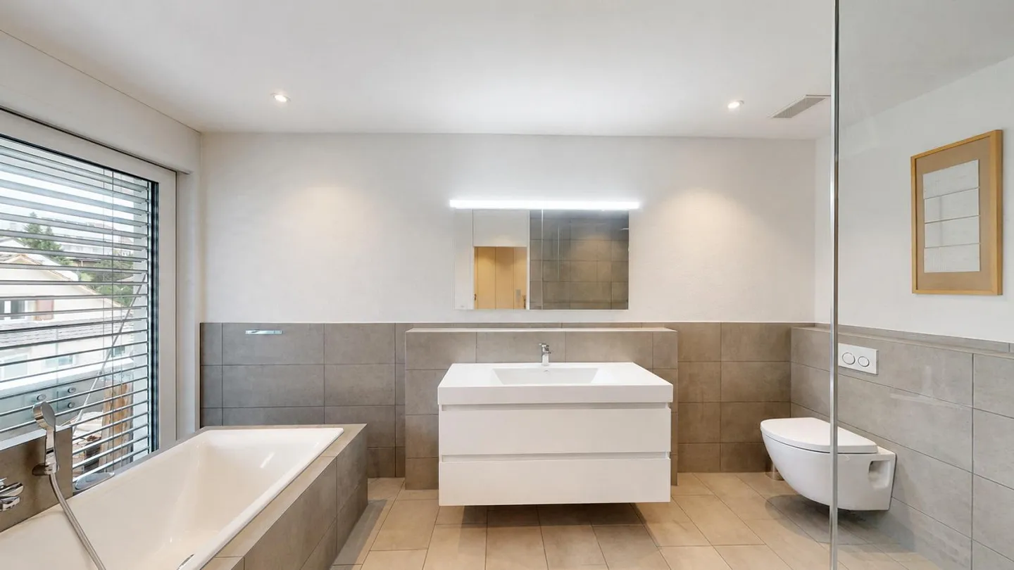 Luxuriöse Attika-Wohnung mit Aussicht - Foto 8 von 13