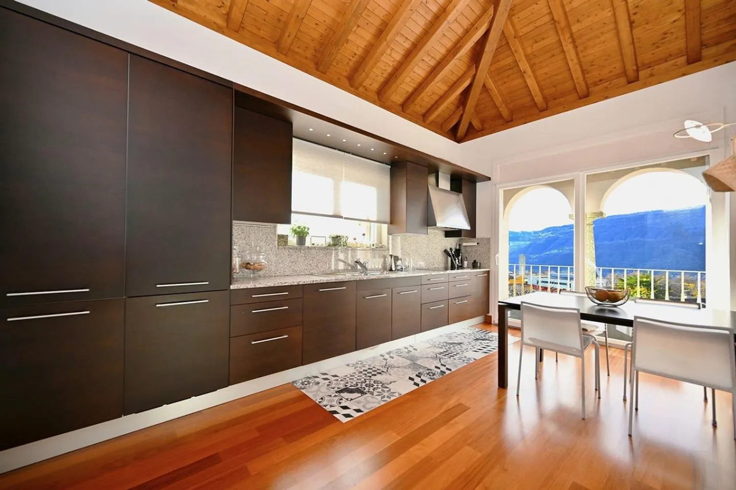 Magnificent Luxury Villa with Panoramic Mountain View - Photo 10 of 30