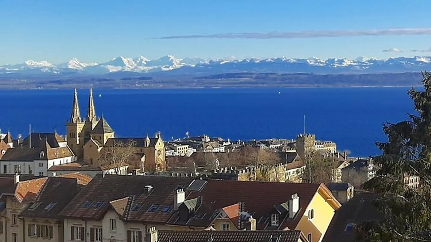 4-ZIMMER-WOHNUNG IN NEUCHÂTEL, MÖBLIERT, BEFRISTET - Foto 1 von 6