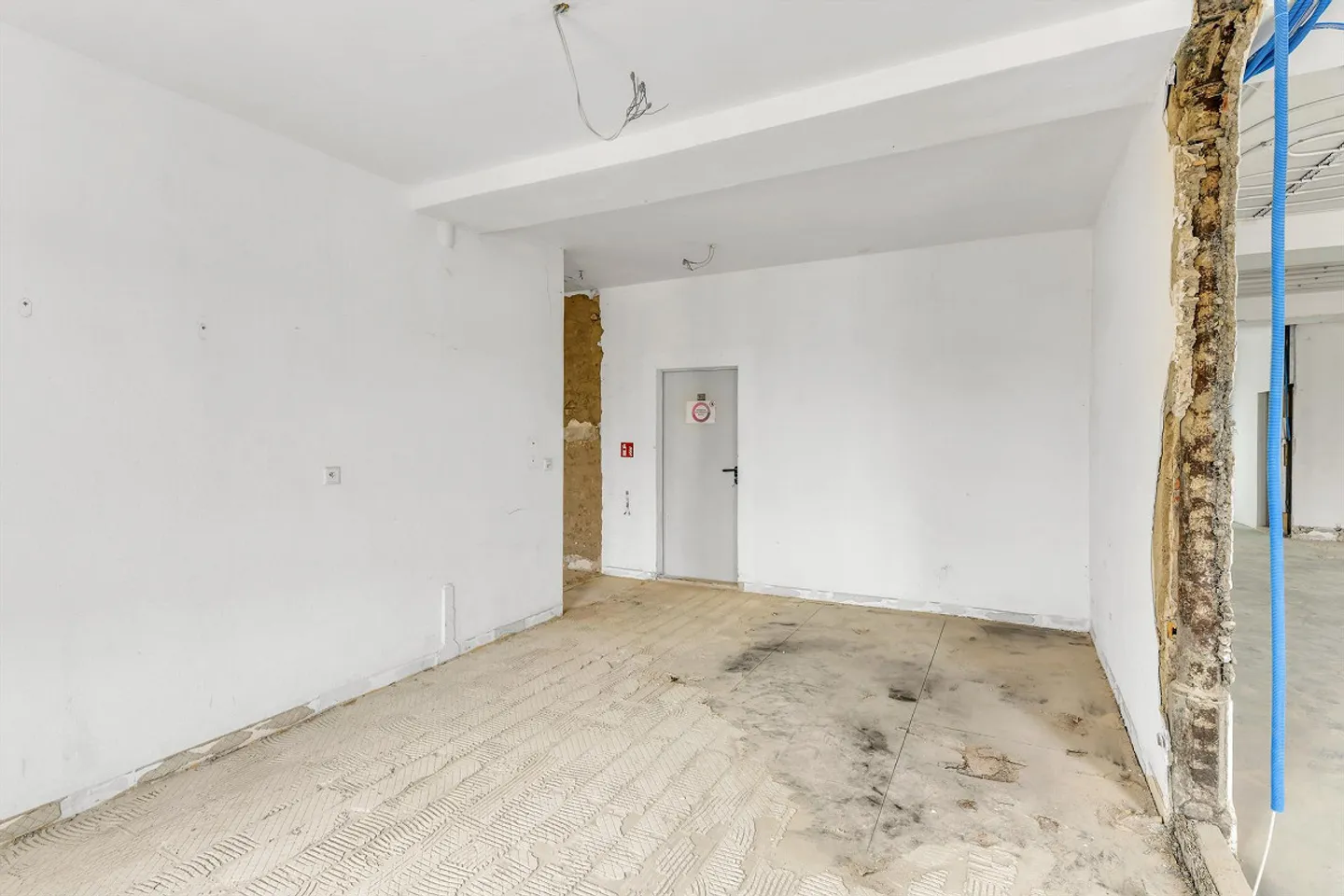 Lukrative Gewerbeeinheit mit Gestaltungsspielraum - vielseitig - Foto 7 von 15