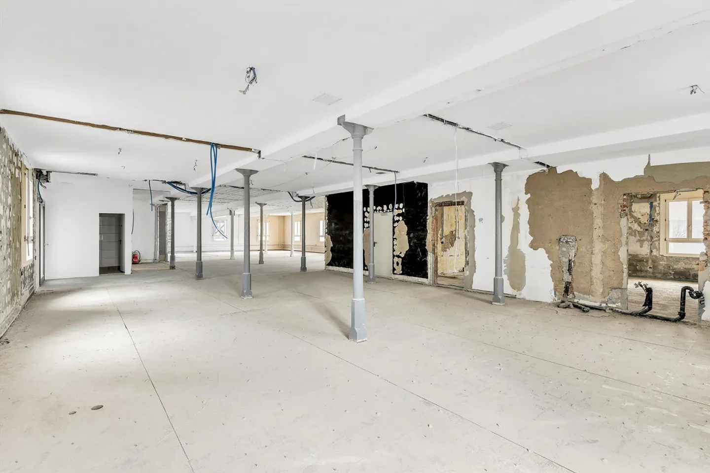 Lukrative Gewerbeeinheit mit Gestaltungsspielraum - vielseitig - Foto 11 von 15
