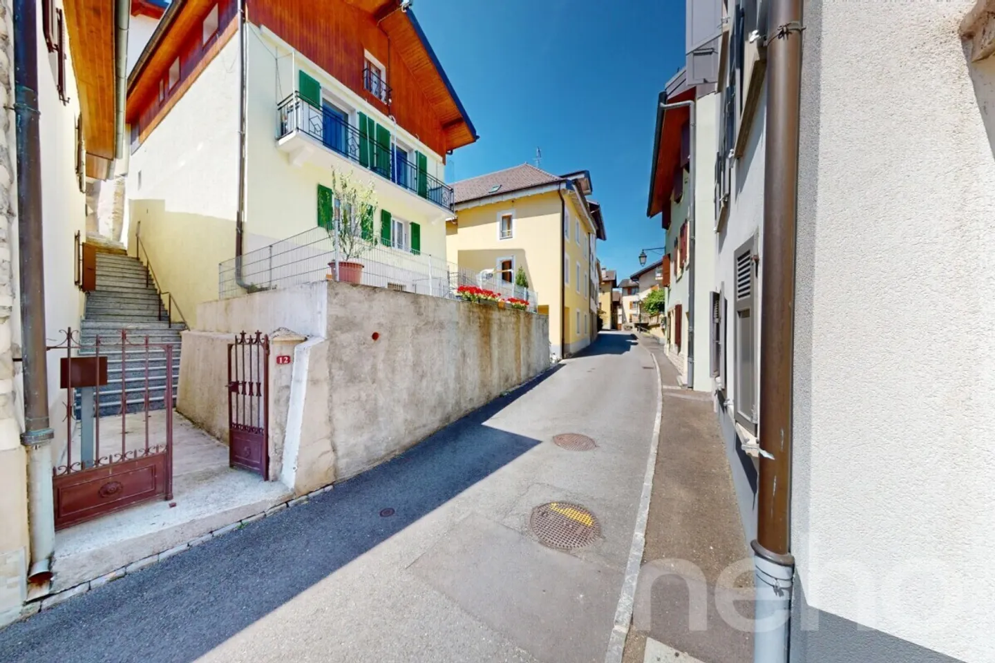 Edificio residenziale affascinante con 2 appartamenti nel cuore di St-Gingolph - Foto 1 di 12