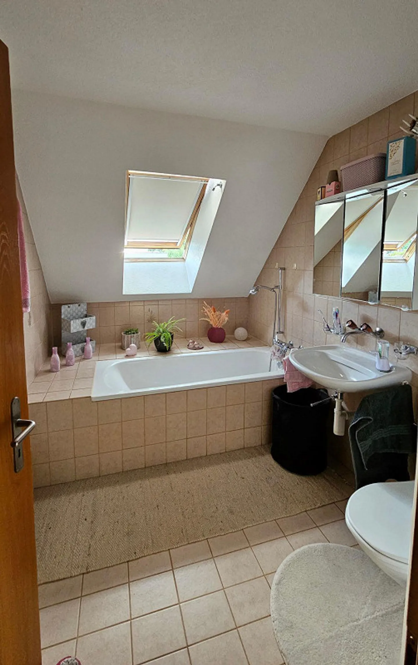 Appartement sous les toits confortable dans le quartier - Photo 4 sur 7