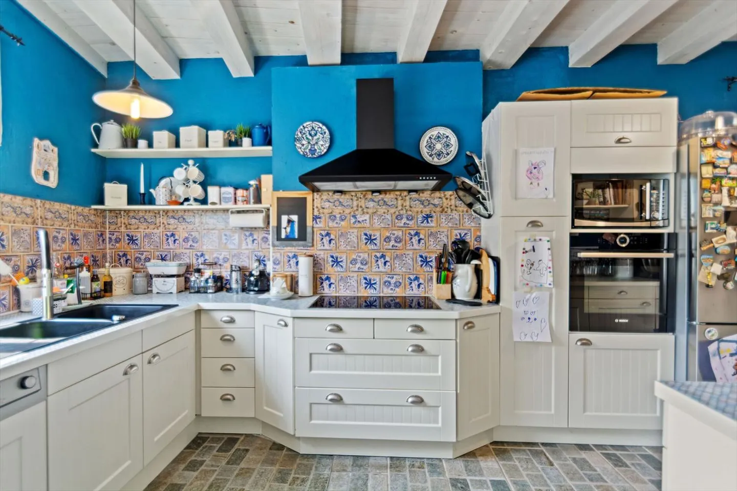 St-Imier, bellissima casa con doppio garage, giardino - Foto 4 di 13