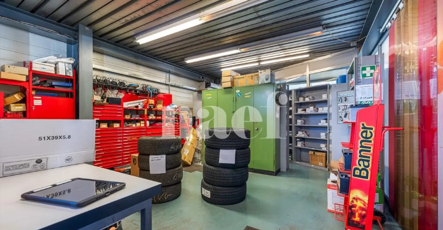 Garage with reception, workshop and storage spaces for sale in Givisiez - Photo 4 of 11