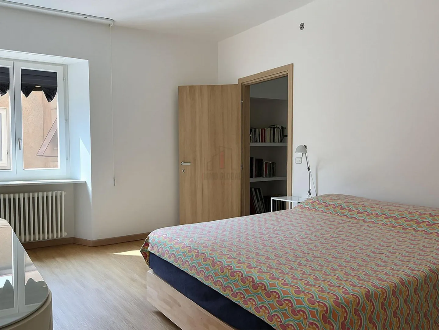 COMODO CON PARZIALE VISTA LAGO - Foto 10 di 13