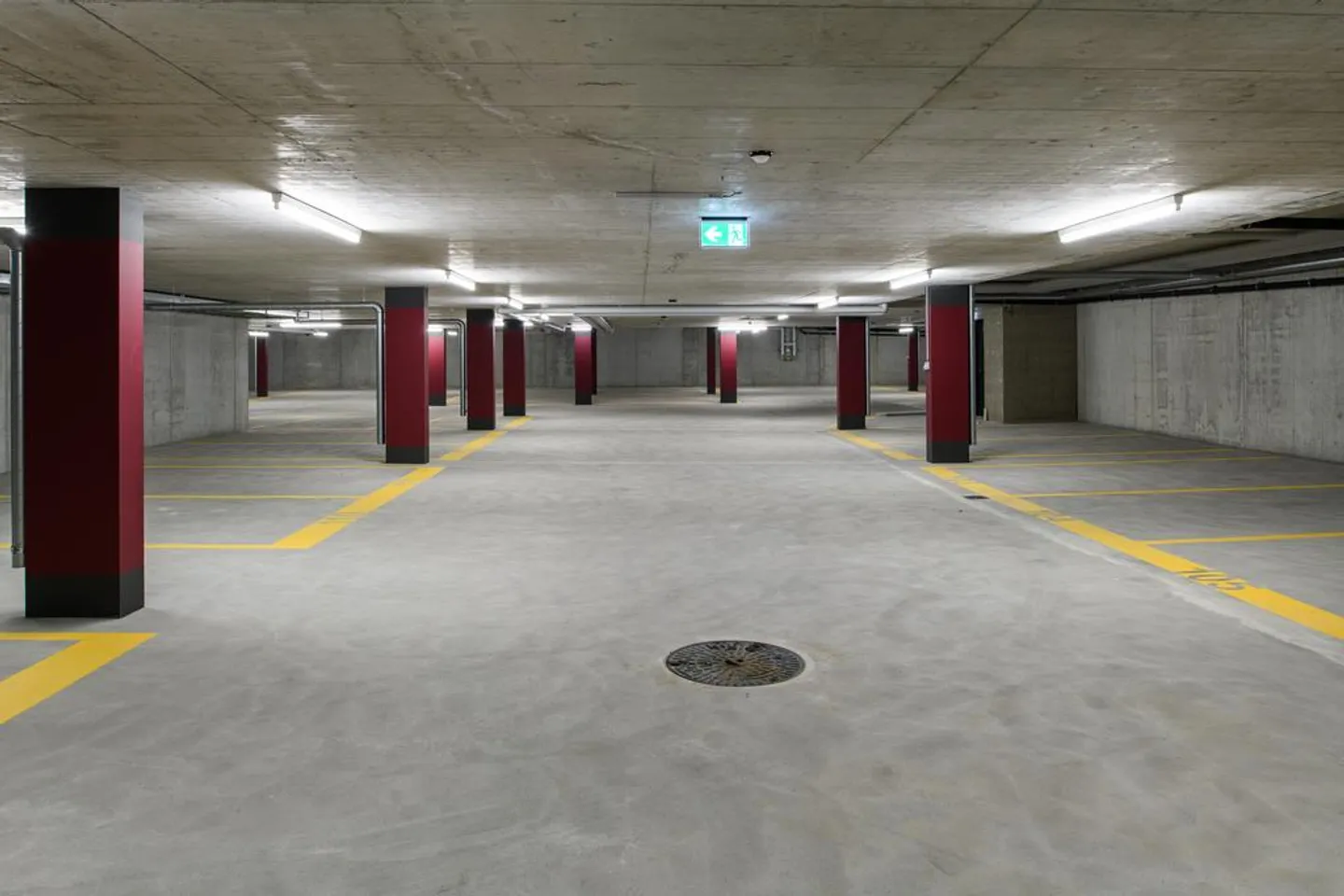 Parking space for rent in der Ey. - Photo 3 of 3