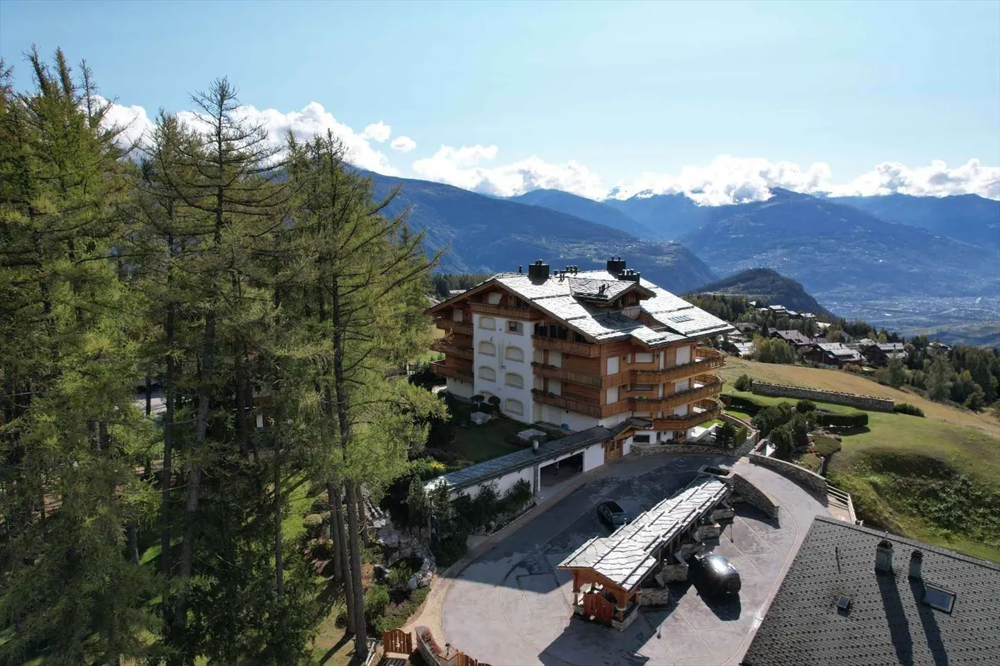 SELTEN UND EINZIGARTIG - Prächtiges Dachgeschoß-Duplex mit außergewöhnlicher Aussicht - Foto 9 von 9