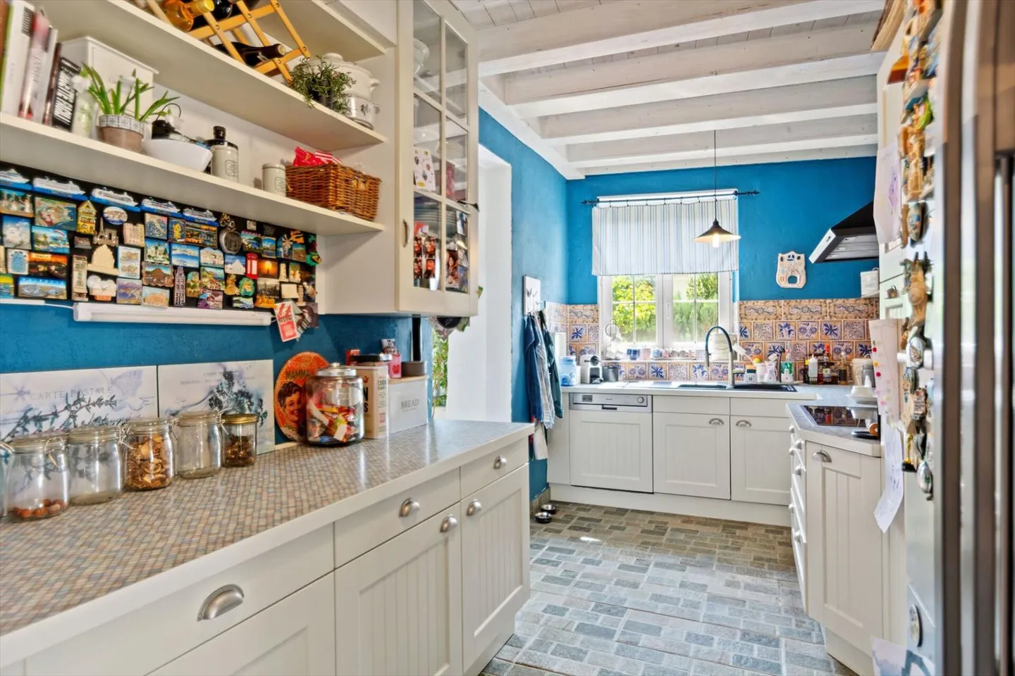 St-Imier, bellissima casa con doppio garage, giardino - Foto 5 di 13