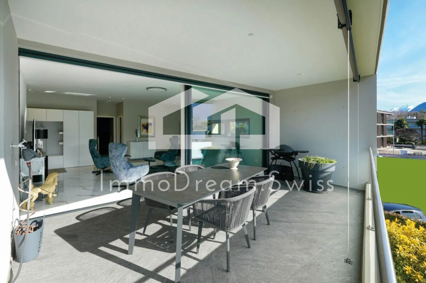 5 ½ Pièces Appartement en Emplacement Privilégié : « Résidence Moderne et Inhabituelle » - Photo 1 sur 12
