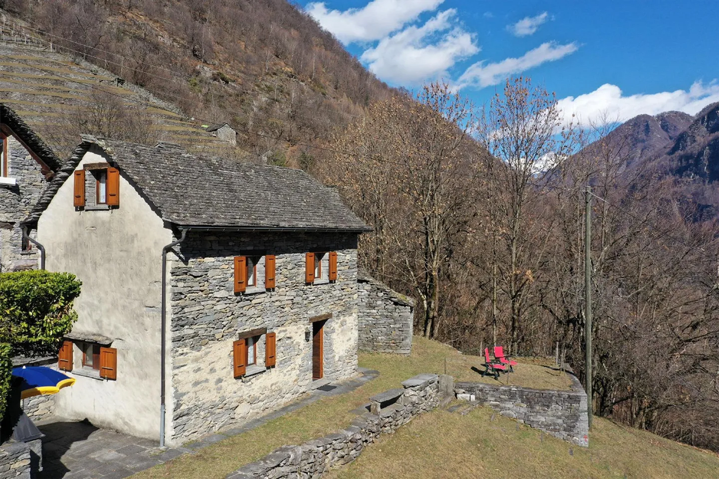 Beau Rustico avec une vue magnifique et beaucoup de terrain - Photo 2 sur 13