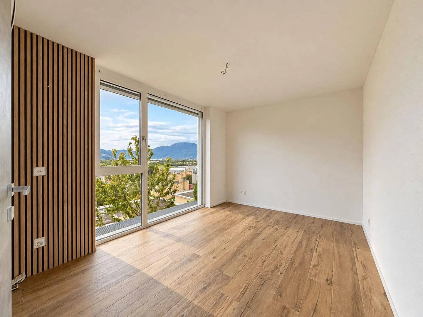 High-quality single-family house with panoramic view - Photo 9 of 21