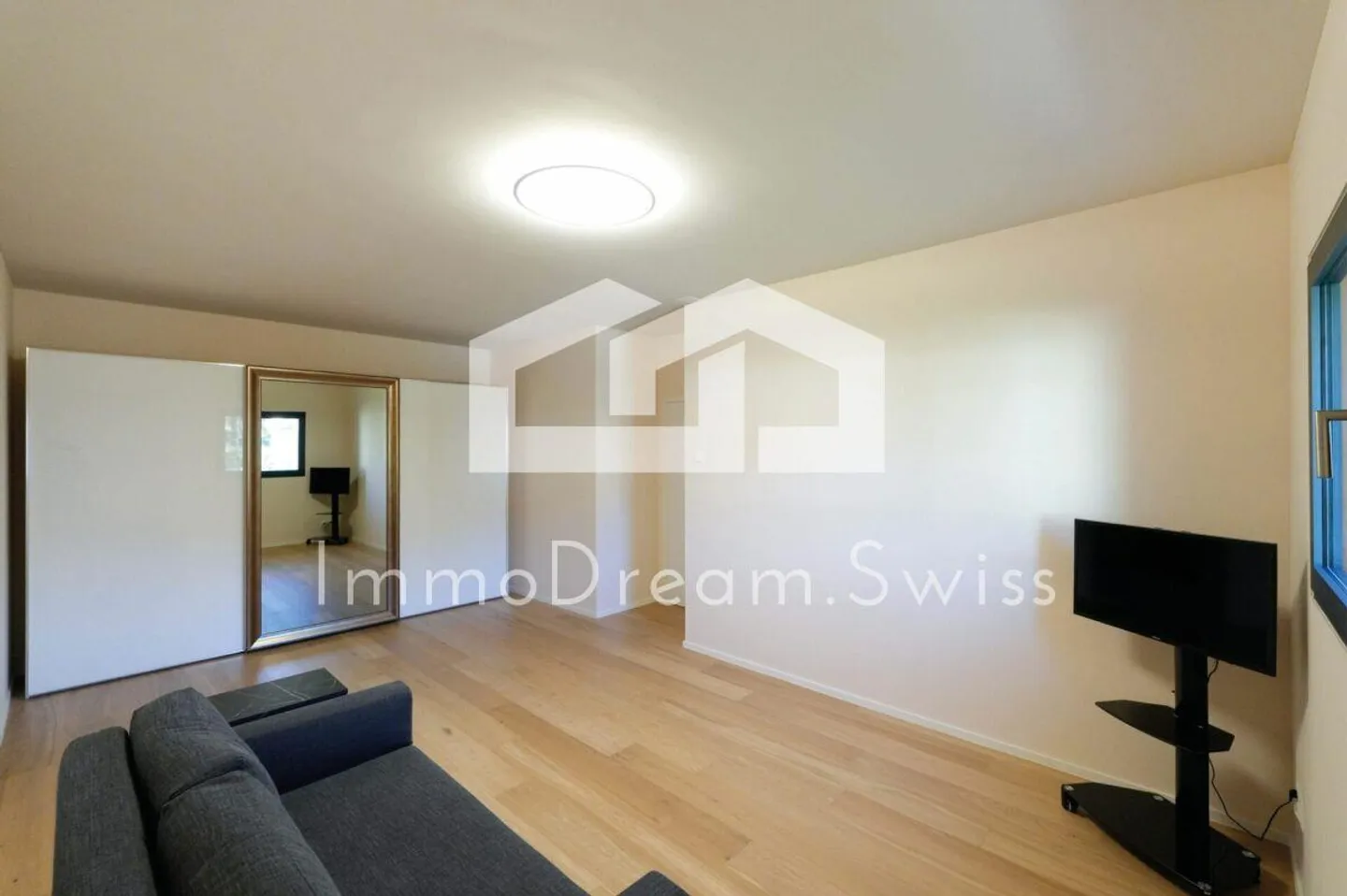 5 ½ Pièces Appartement en Emplacement Privilégié : « Résidence Moderne et Inhabituelle » - Photo 10 sur 12