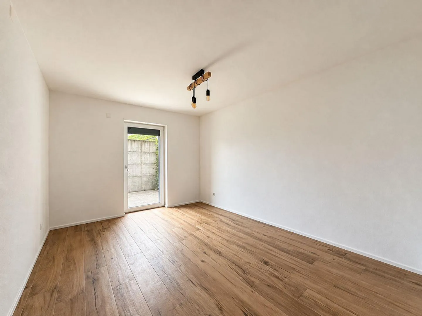 High-quality single-family house with panoramic view - Photo 10 of 21