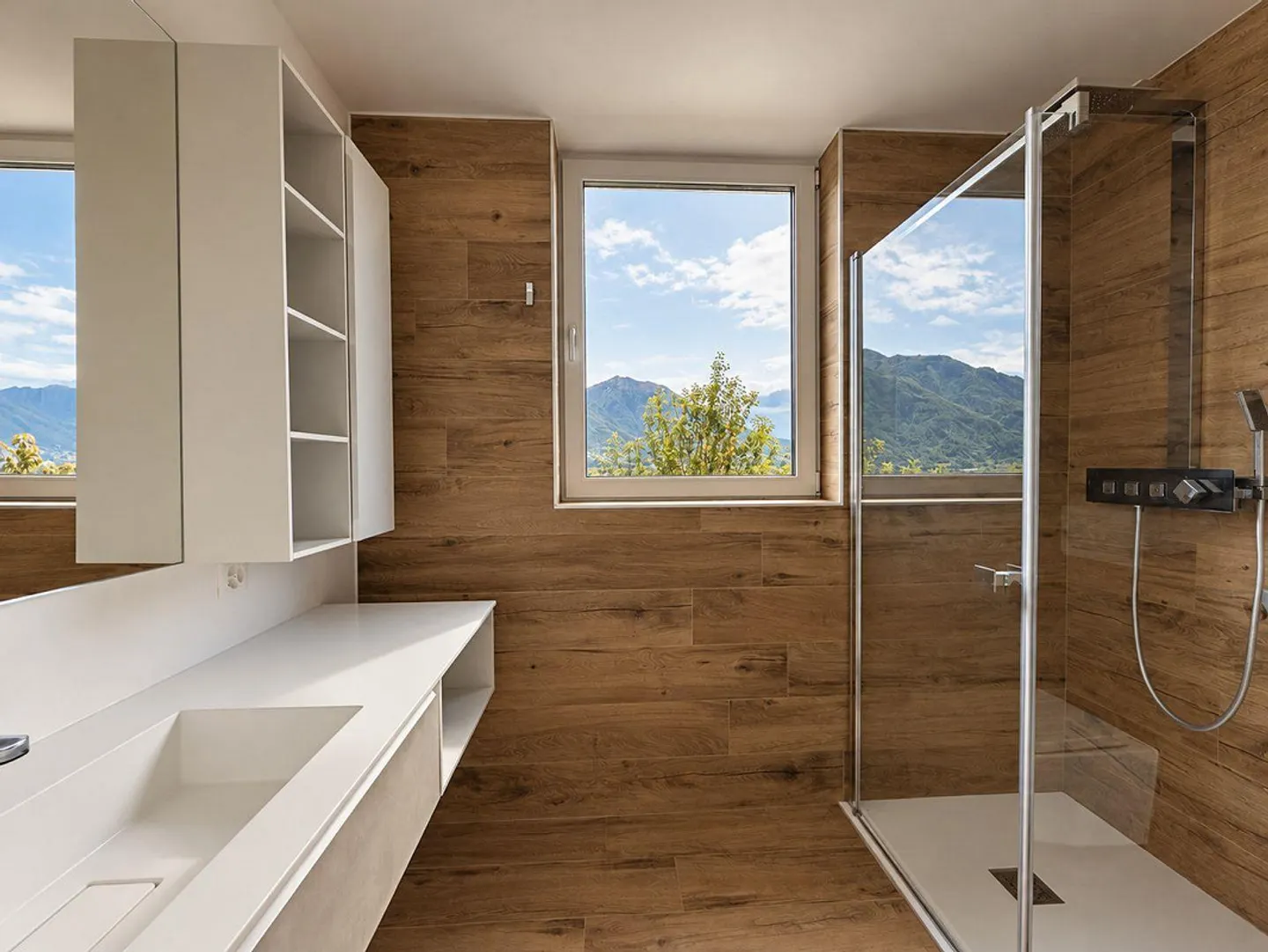 High-quality single-family house with panoramic view - Photo 12 of 21
