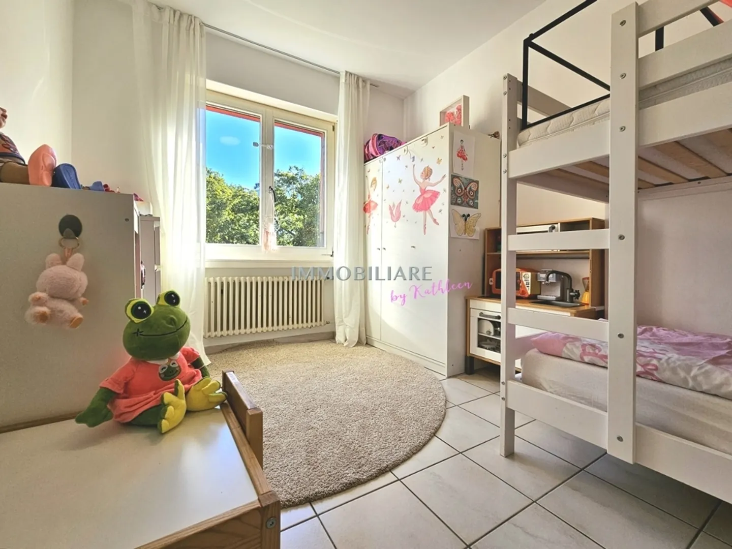 Apartment by the Park, Quiet, Scenic View, Low Expenses, Parking Space - Photo 8 of 13