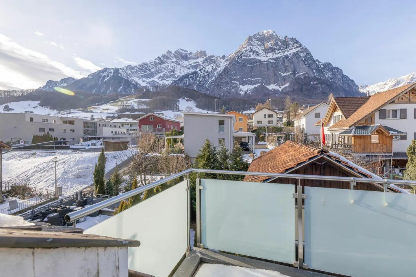 5.5-Room Corner House with Apartment - Photo 10 of 13