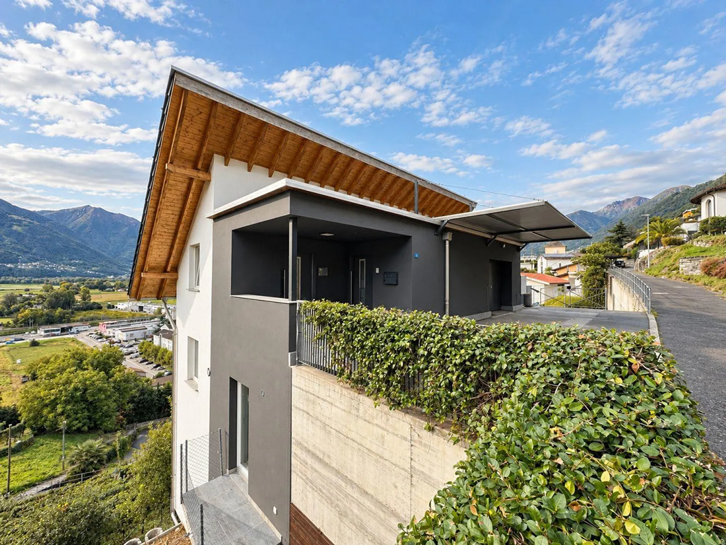 High-quality single-family house with panoramic view - Photo 16 of 21