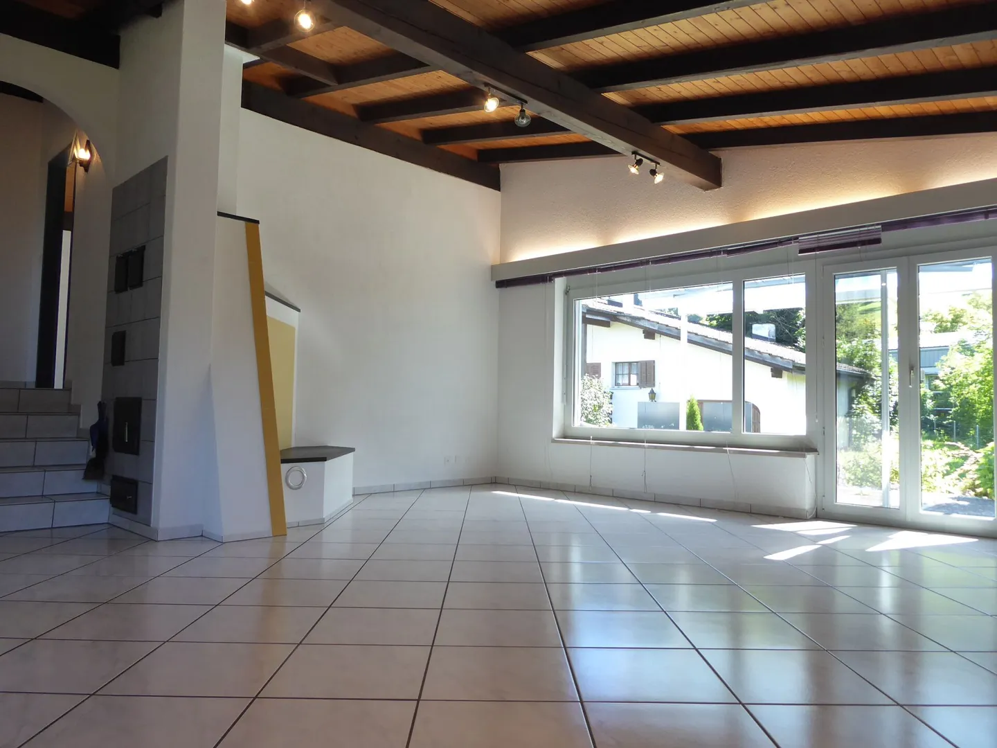 freistehendes 6 1/2-Zimmer-Einfamilienhaus an kinderfreundlicher Lage - Photo 3 sur 25