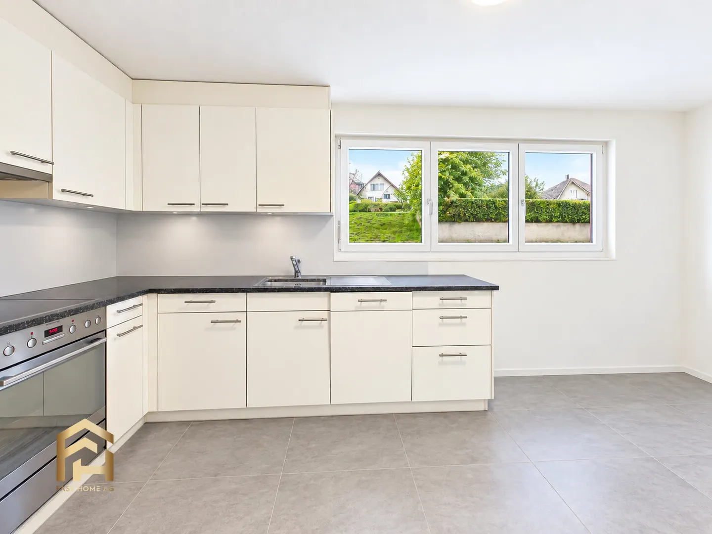 Grosszügige 4.5 ZWG mit Balkon und Gartensitzplatz in Boll - Foto 4 di 13
