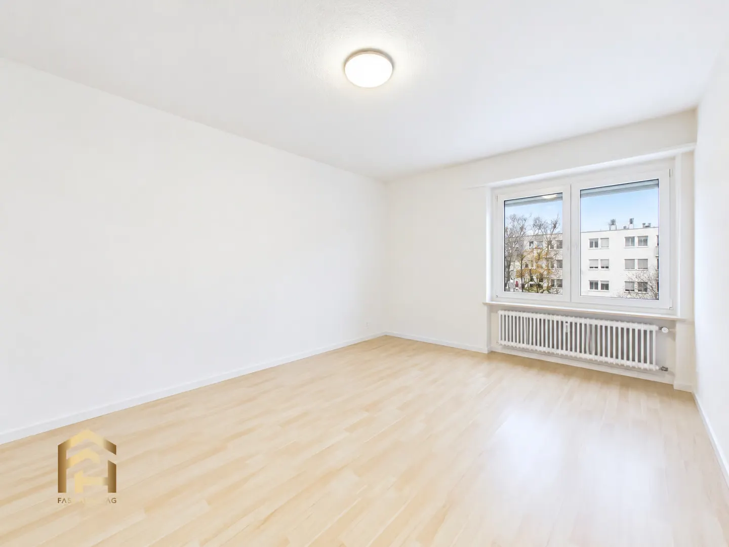 Grosszügige 4.5 ZWG mit Balkon und Gartensitzplatz in Boll - Foto 5 di 13