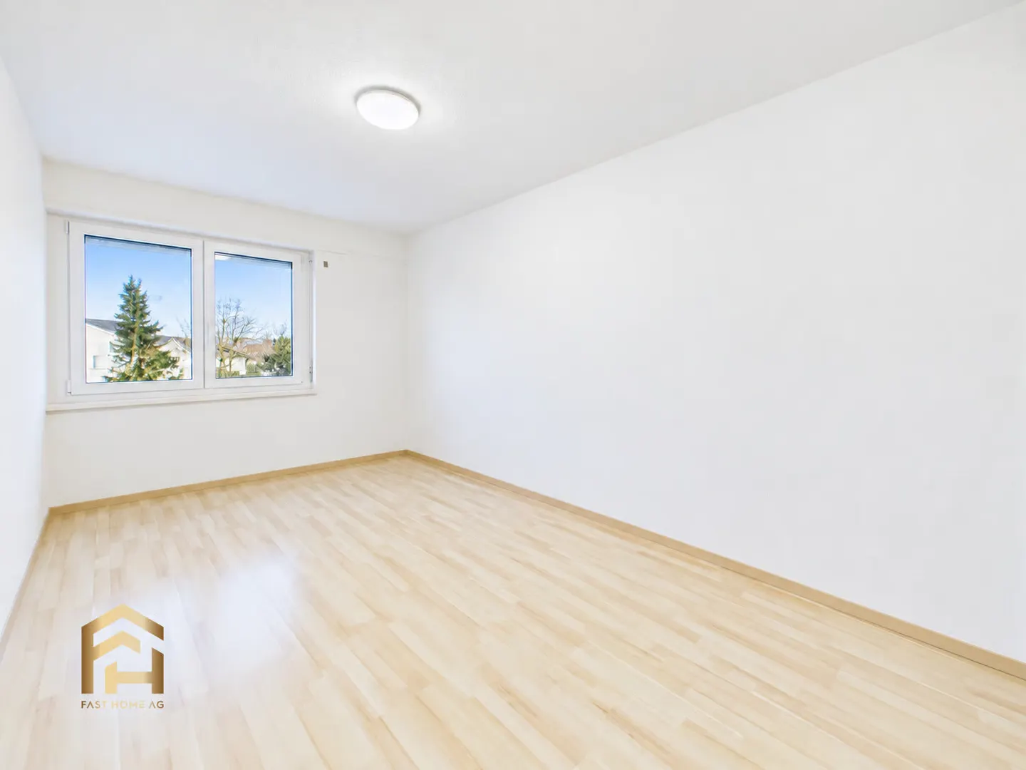 Grosszügige 4.5 ZWG mit Balkon und Gartensitzplatz in Boll - Foto 6 di 13