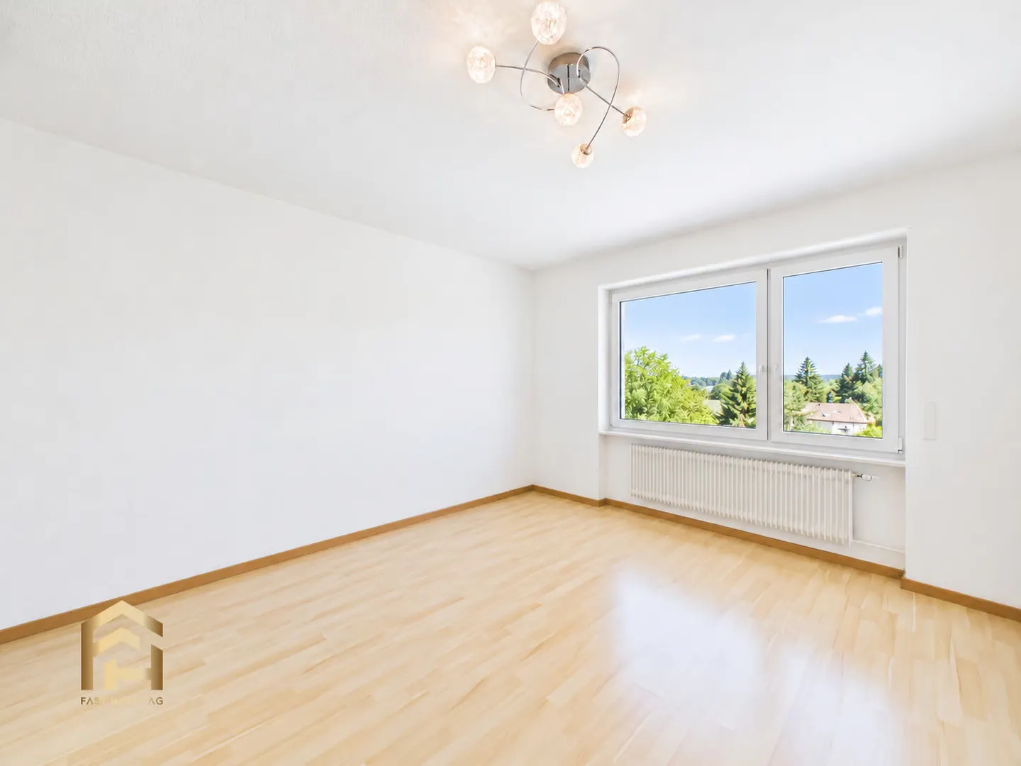Grosszügige 4.5 ZWG mit Balkon und Gartensitzplatz in Boll - Foto 7 di 13