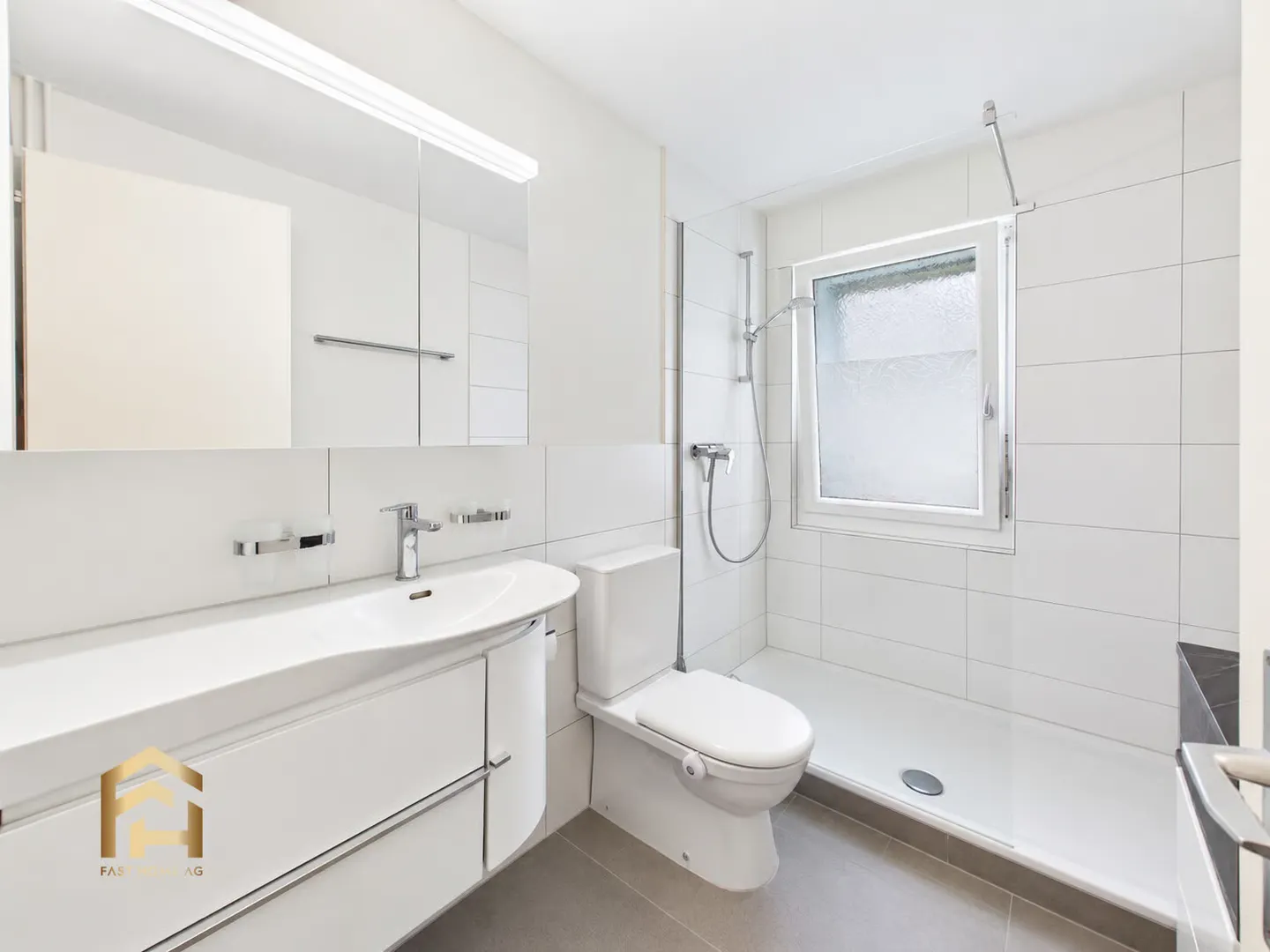 Grosszügige 4.5 ZWG mit Balkon und Gartensitzplatz in Boll - Foto 8 di 13