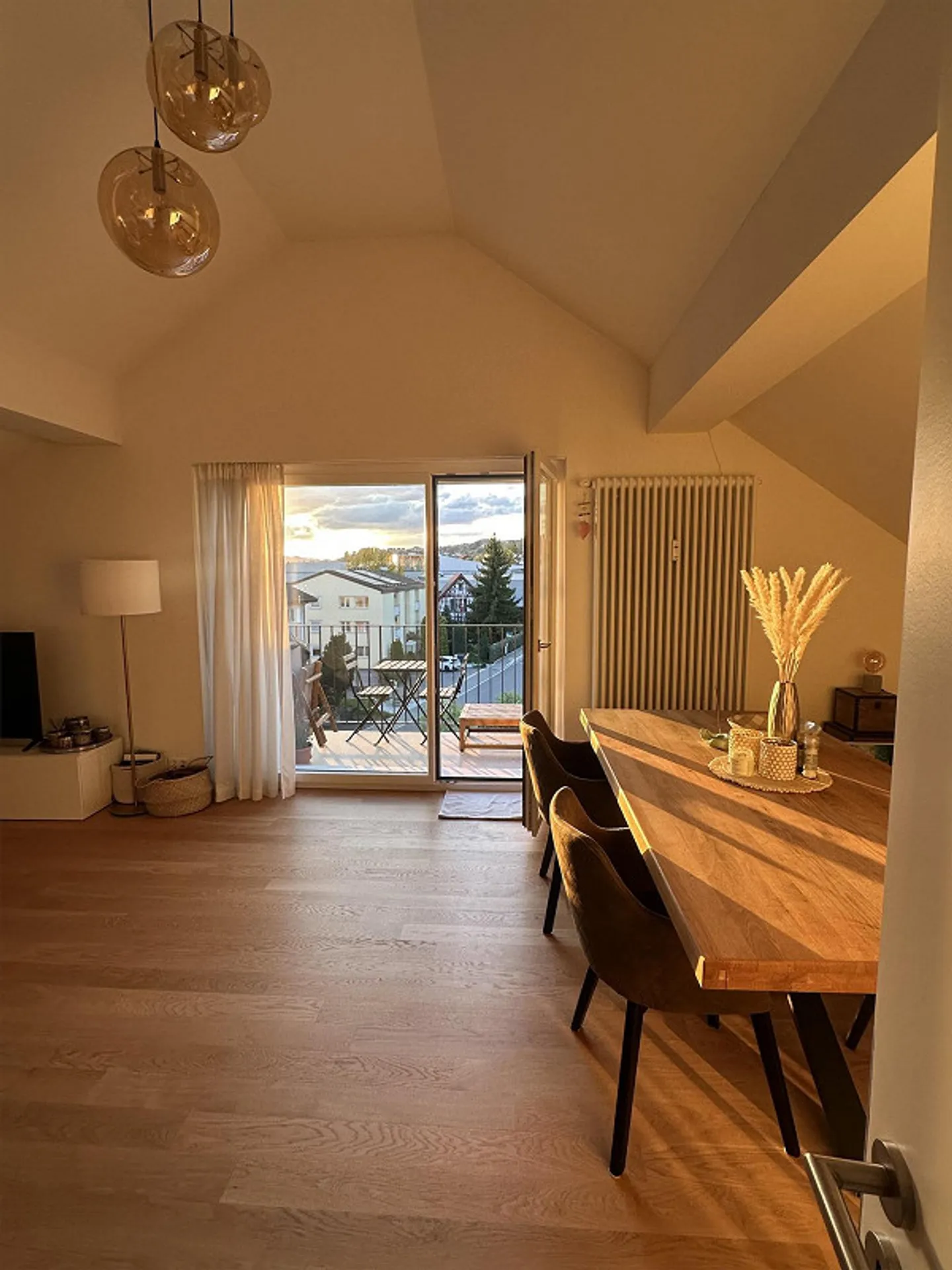 **Temporaire** Appartement meublé de 2,5 pièces à 8708 Männedorf près du lac - Photo 1 sur 8