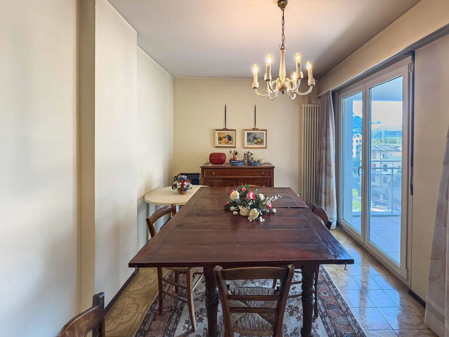 Elegante appartamento di 4,5 stanze con prossimità al lago a Paradiso - Foto 2 di 9
