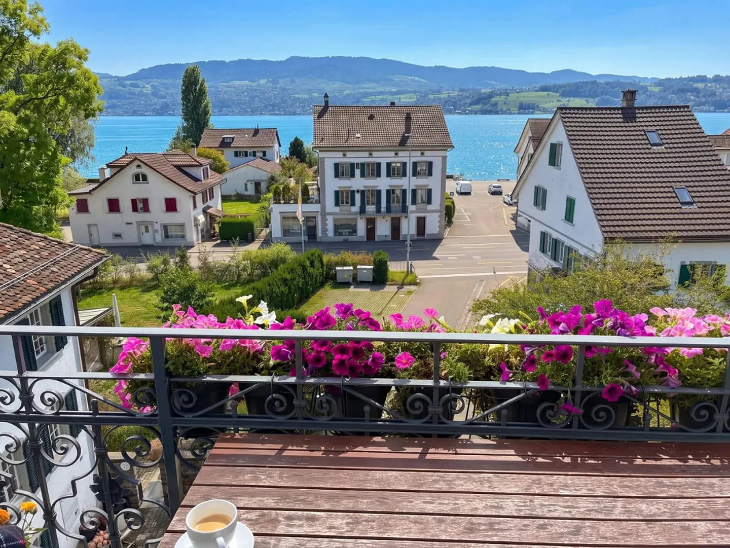 Maisonette di 4,5 stanze con vista lago a Stäfa - Foto 1 di 12