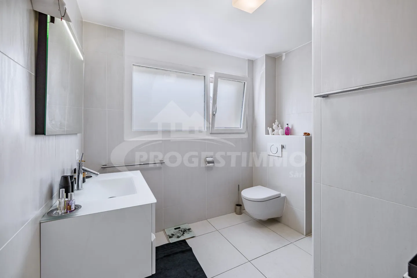 SAXON GRAND 2 1/2 MODERNE ZIMMER - Foto 7 von 11