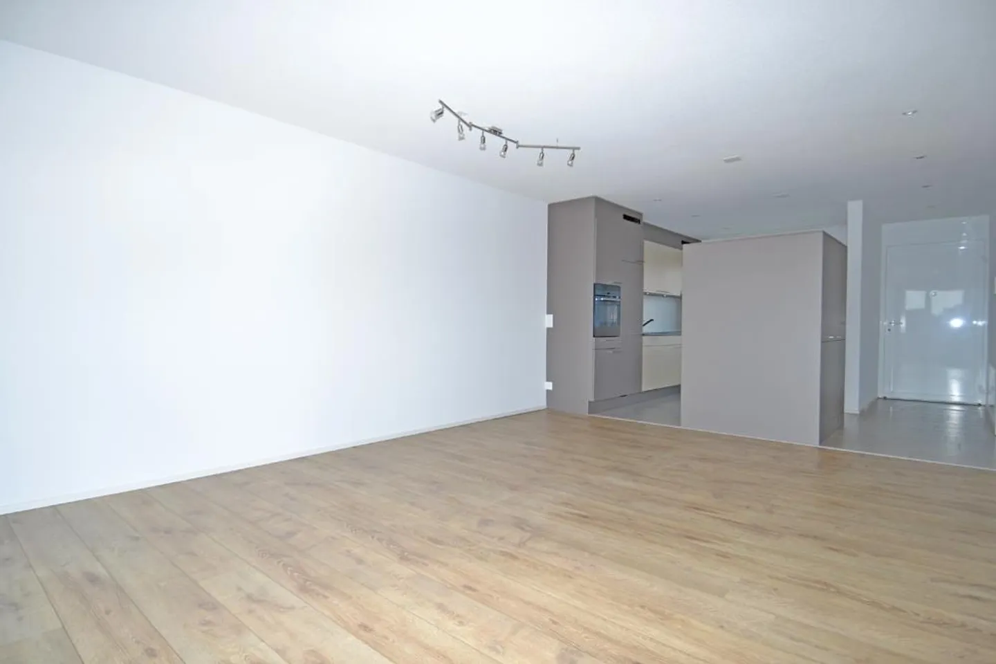 Benvenuti nella vostra nuova casa a Hendschiken! - Foto 2 di 7