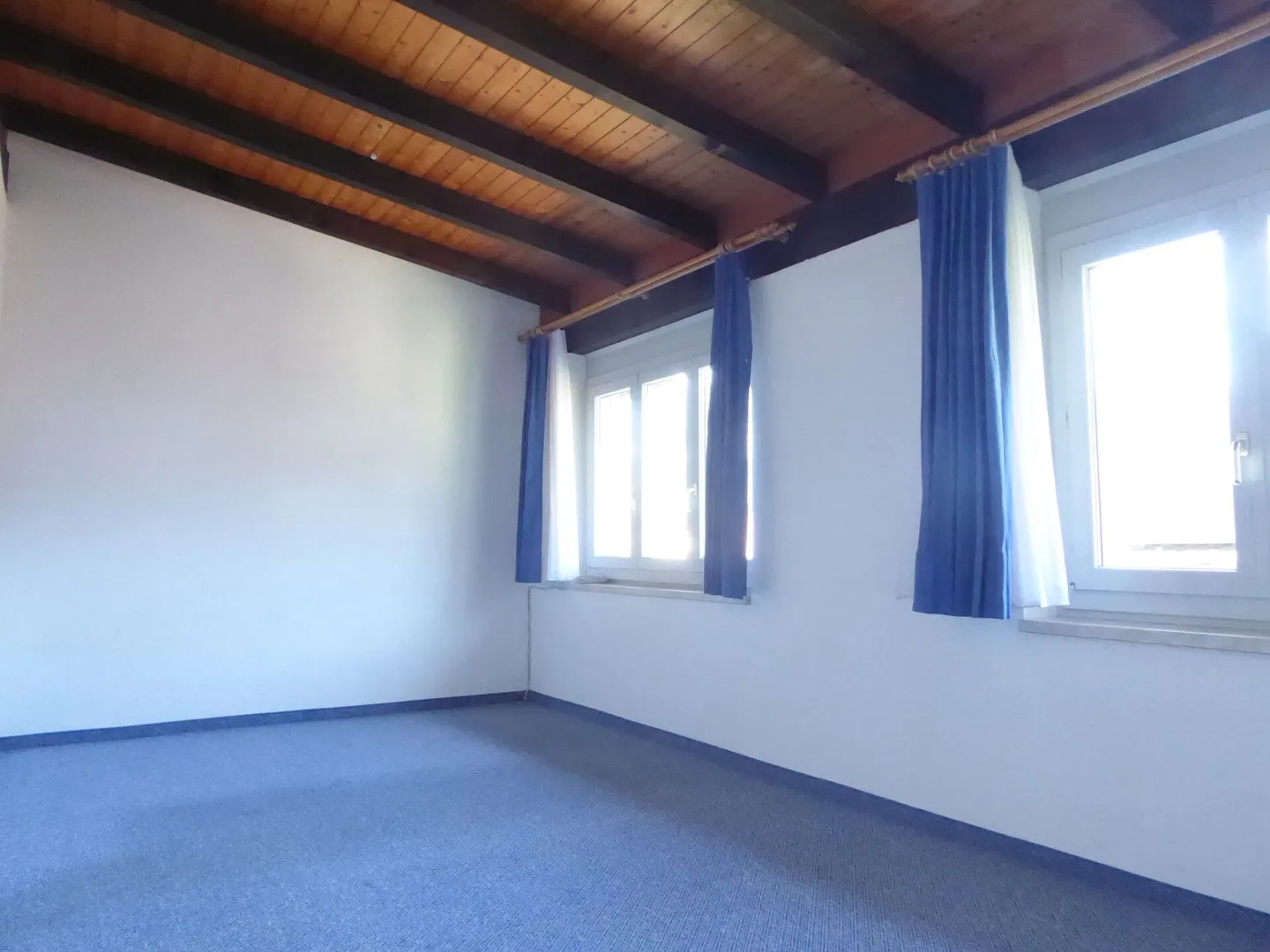 freistehendes 6 1/2-Zimmer-Einfamilienhaus an kinderfreundlicher Lage - Photo 13 sur 25