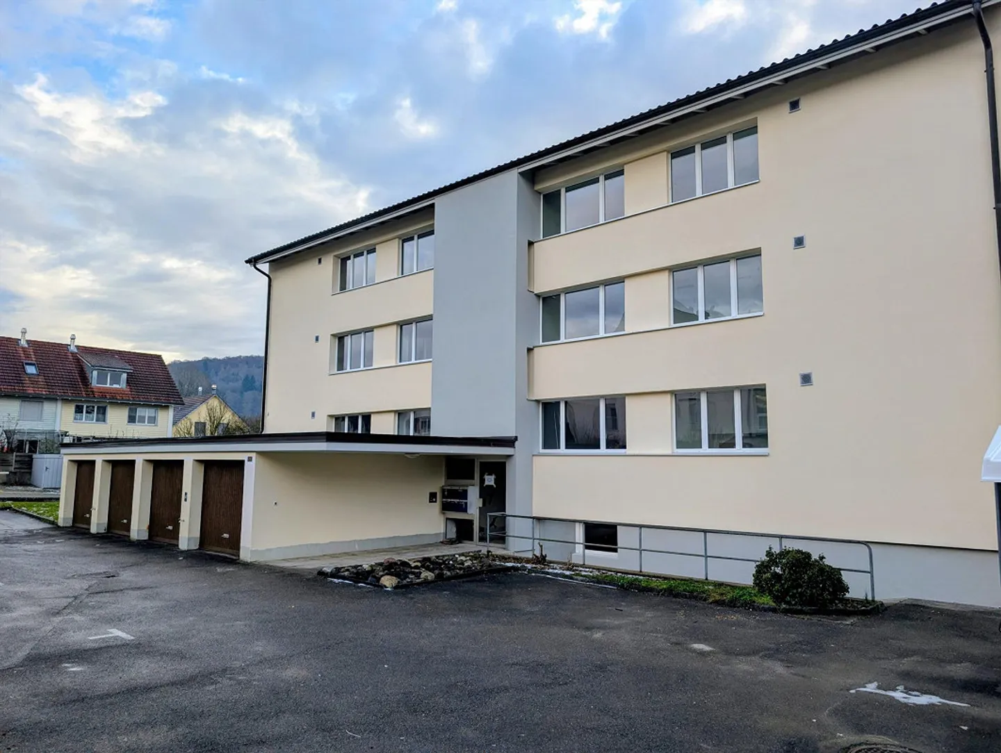 Appartement lumineux de 4,5 pièces - Première occupation après rénovation - Photo 2 sur 3