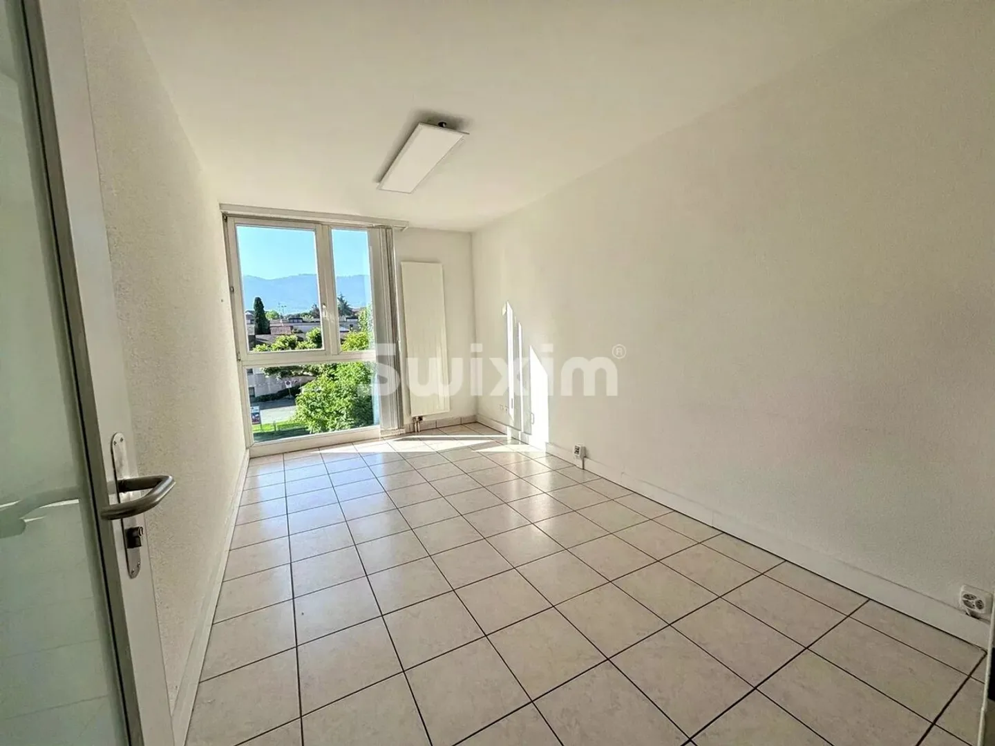 Modern Office Space in Plan-les-Ouates - Photo 2 of 5