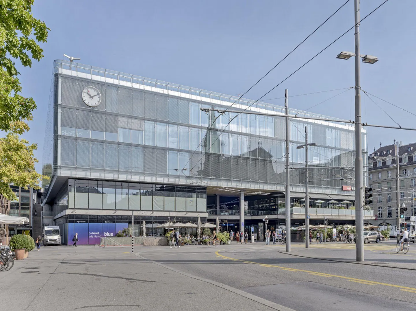 Ufficio open space nell'edificio principale della stazione di Berna - Foto 2 di 4