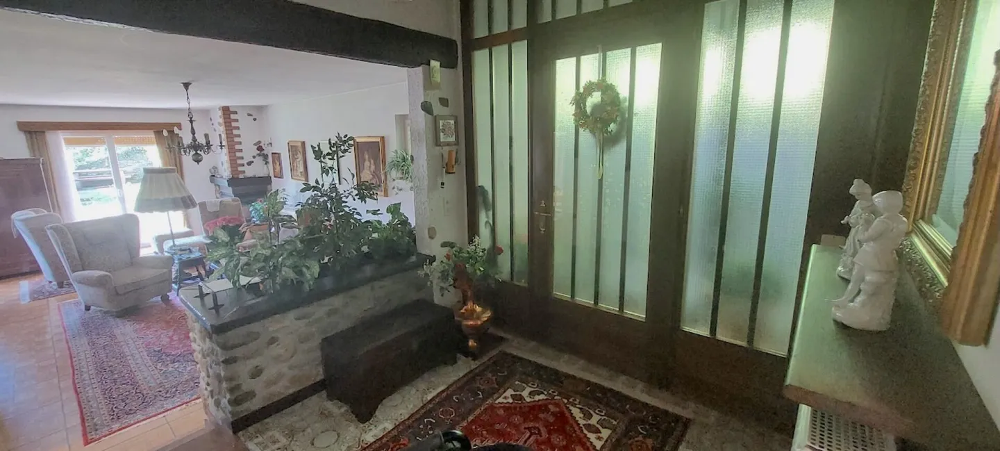 Interessantes EFH mit Lift und Grottino zu verkaufen   Vendesi interessante casa indipendente con ascensore e grottino. - Foto 11 von 15