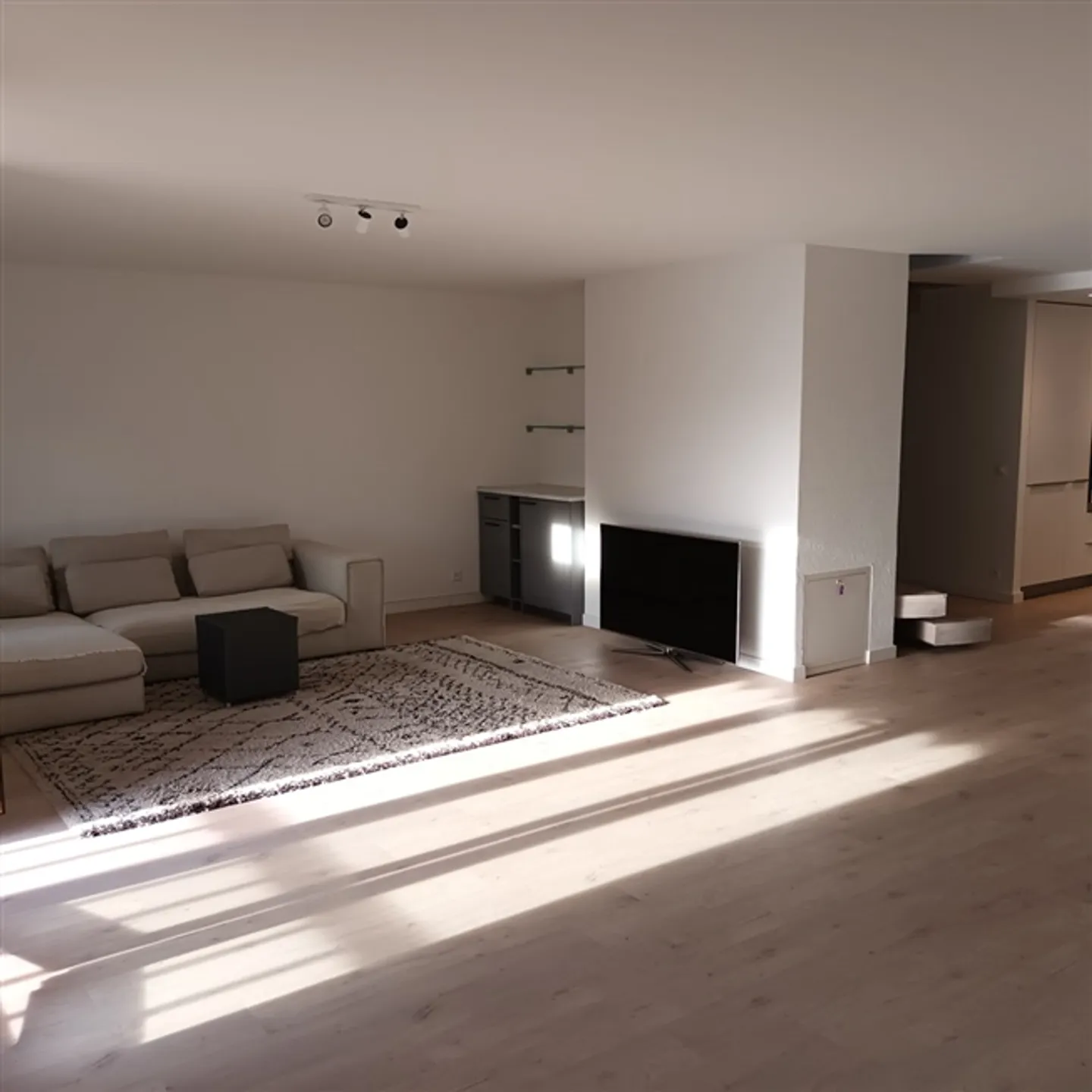 Large apartment of 134 m2, 3 bedrooms - Photo 3 of 11