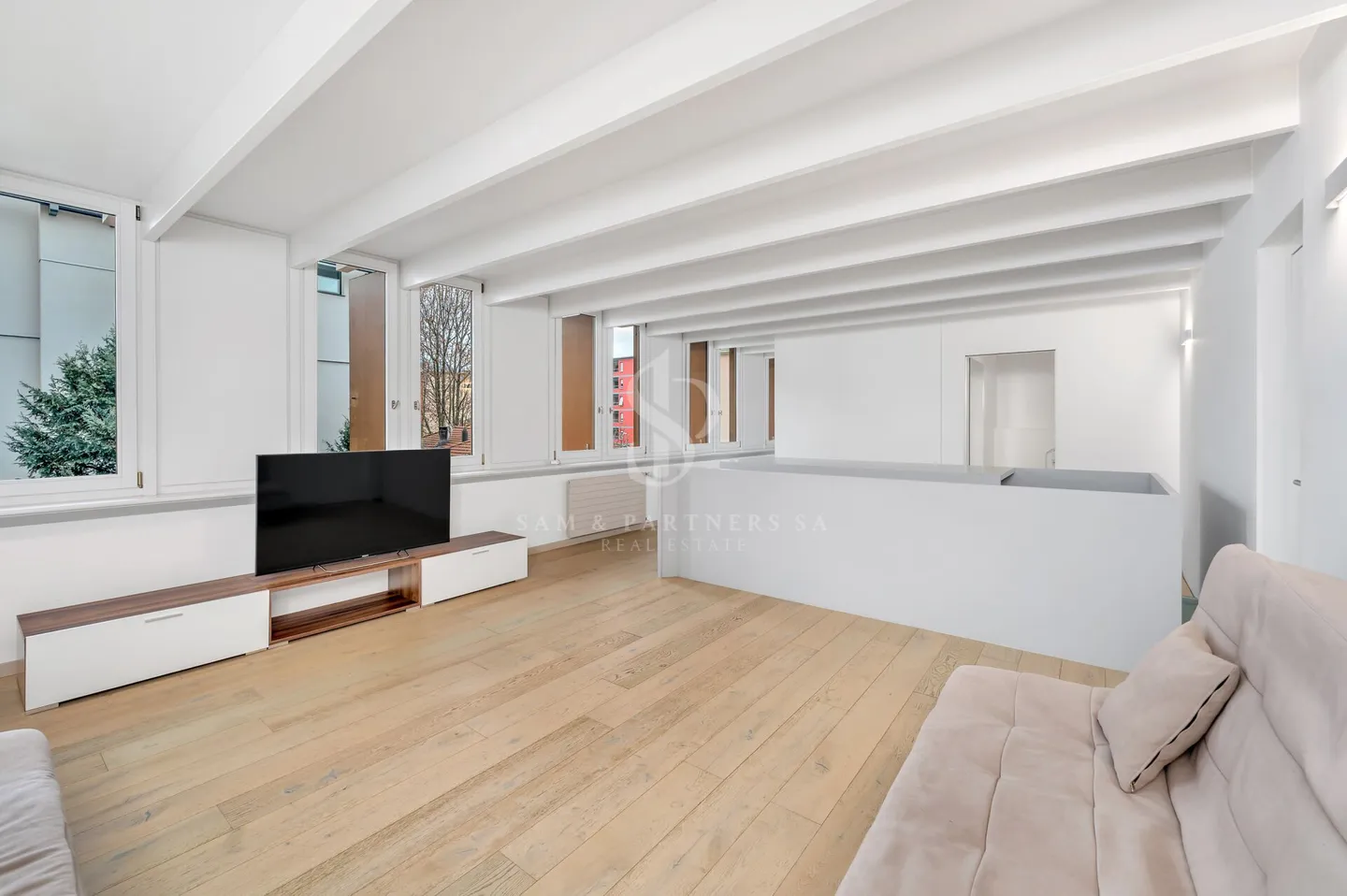 House with Extension - Photo 4 of 22