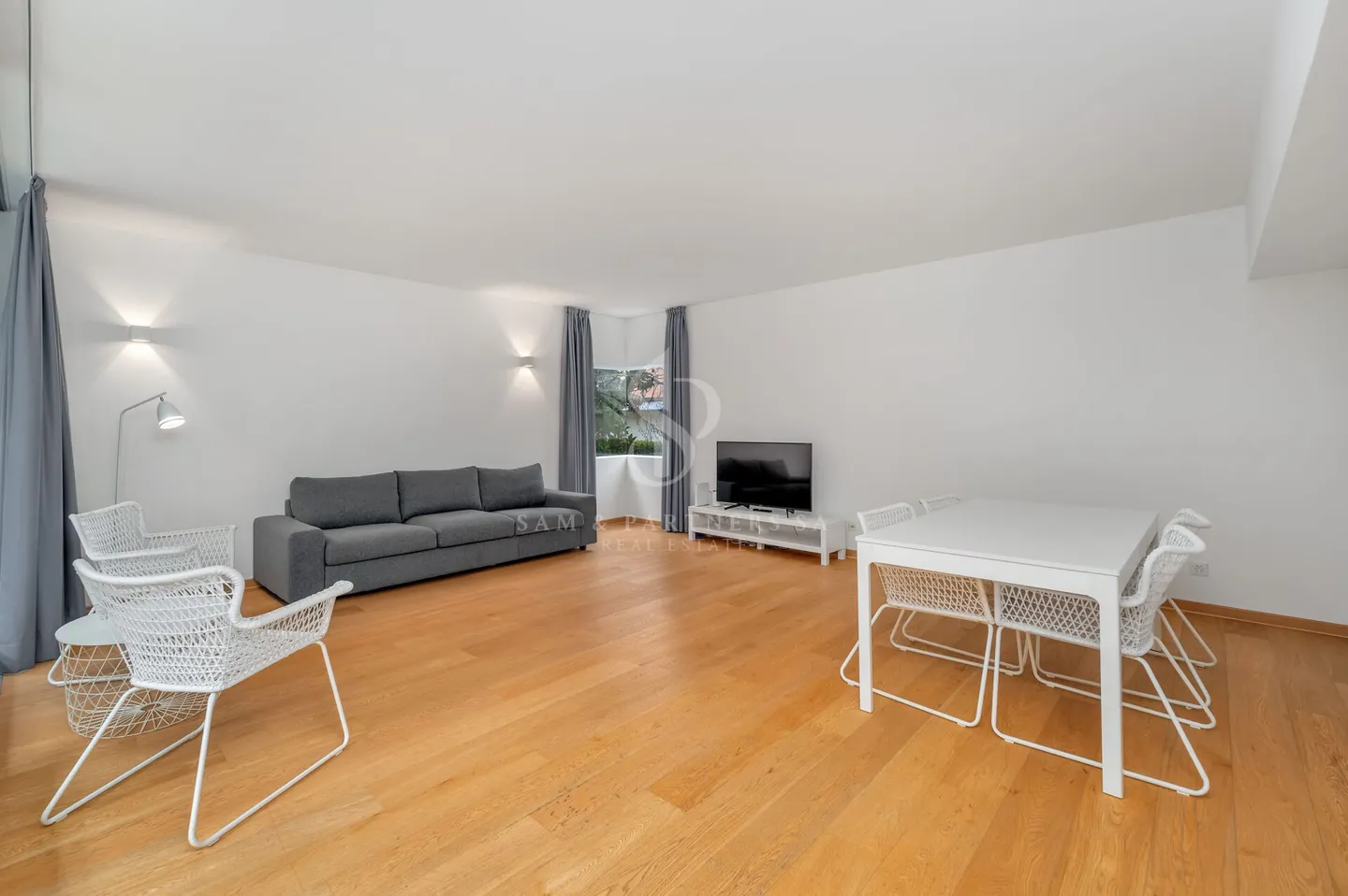 House with Extension - Photo 9 of 22