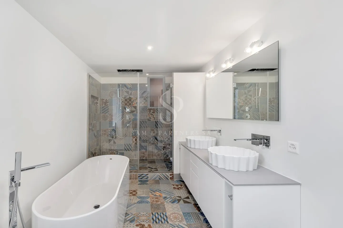 House with Extension - Photo 12 of 22